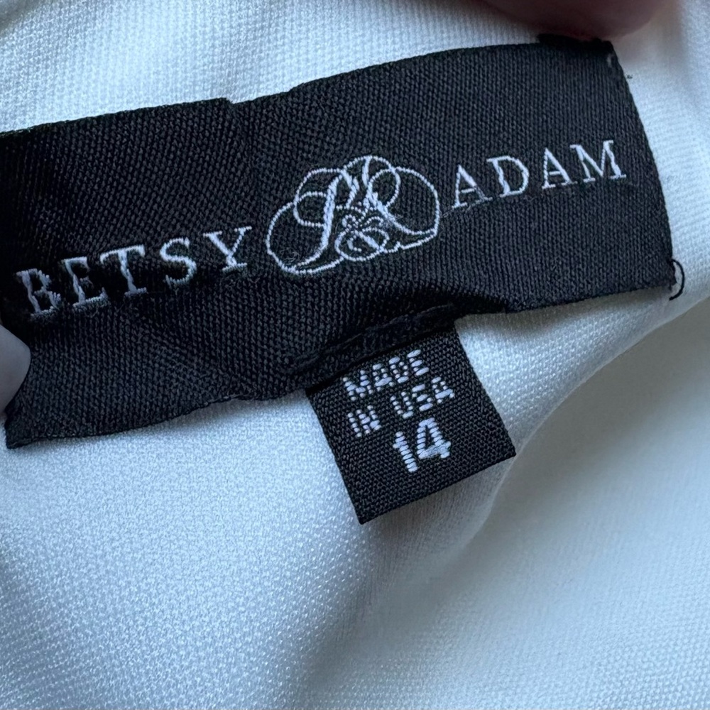 Betsey & Adam Elegant Off White One-Shoulder Jumpsuit - Picture 7 of 8